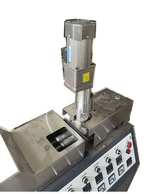 ซื้อ เครื่องอัดรีดมินิแล็บ 50 รอบต่อนาทีอัตโนมัติพร้อม PLC Control online manufacture