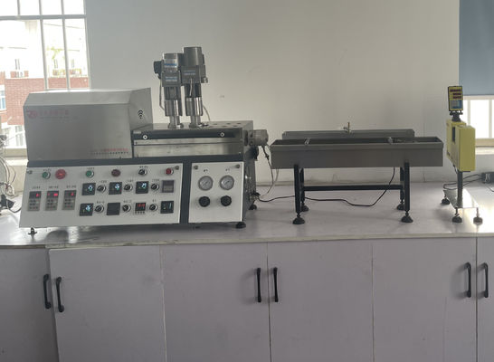 0.75KW PLC Control Laboratory Lab สกรูคู่ Extruder 250mm Screw Thread Length